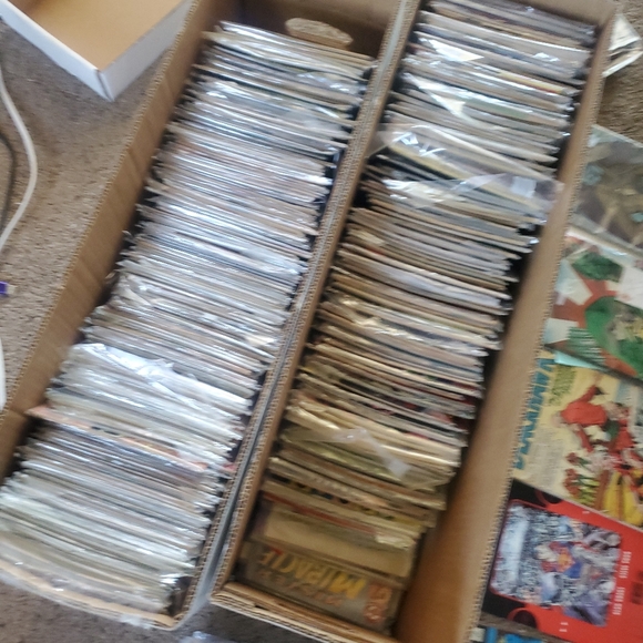 Comics - Picture 3 of 3